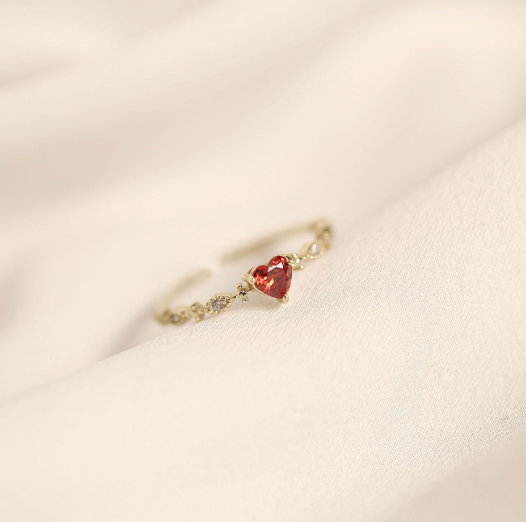 Ladies' Elegant Ruby Heart Ring